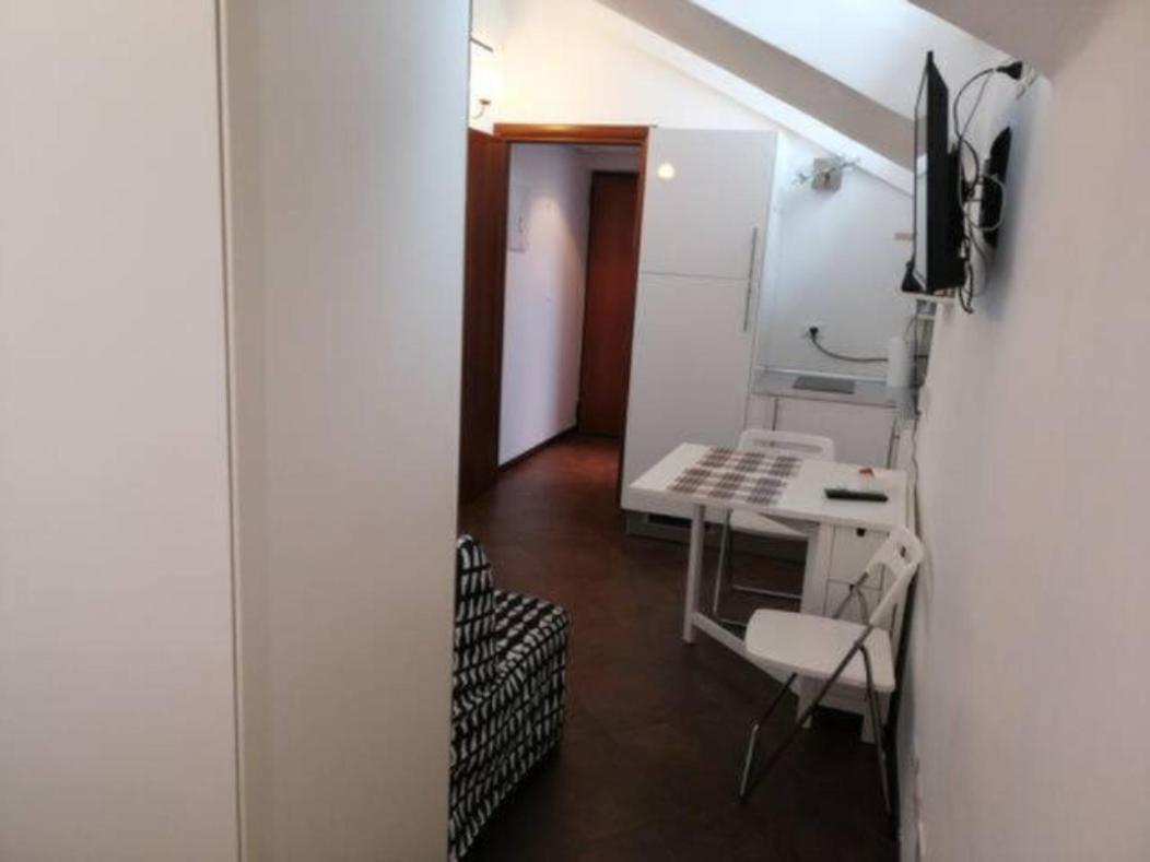 Romantica Mansarda 15 Min Dal Centro - Lome 844 Милано Екстериор снимка