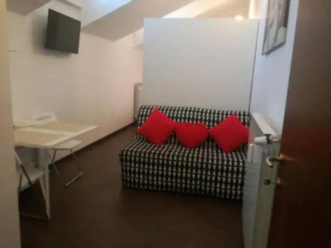 Romantica Mansarda 15 Min Dal Centro - Lome 844 Милано Екстериор снимка